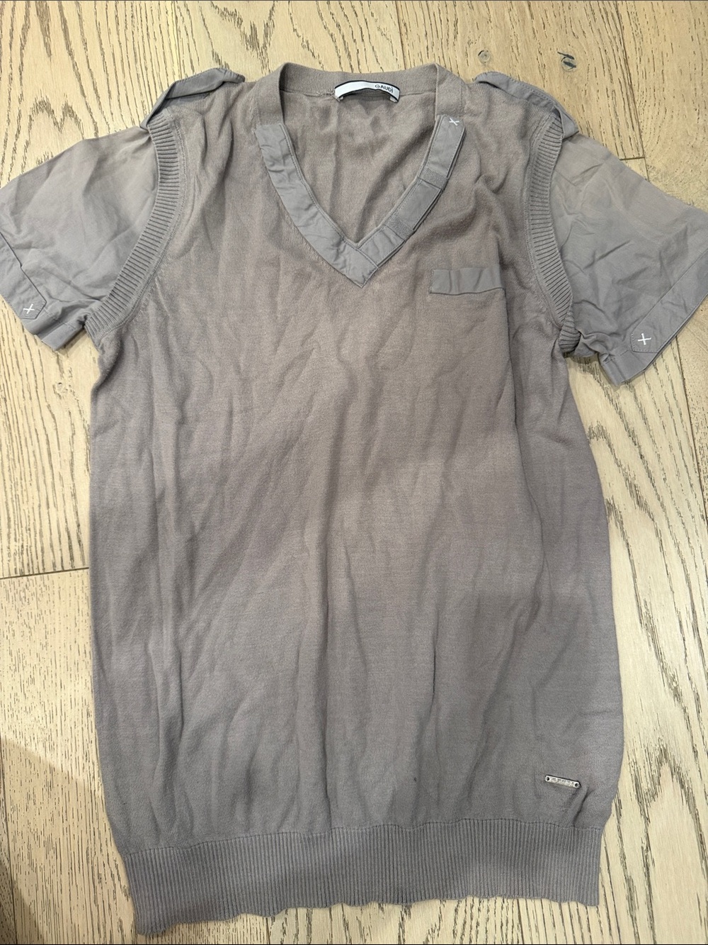 Gaudi' Men's vintage Short Sleeve V-Neck Shirt in Taupe